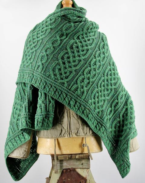 KNITTED BLANKET IN GREEN MELEE IN 100% WOOL